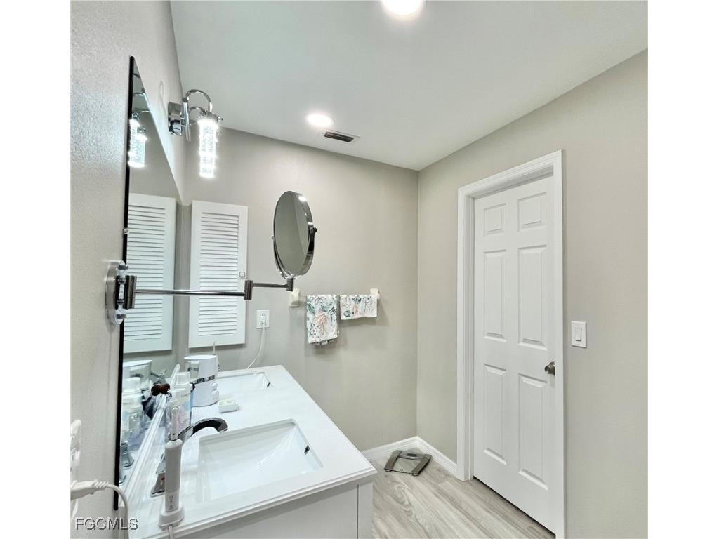 1254 Hazeltine Drive Fort Myers FL 33919 2025024069 image24
