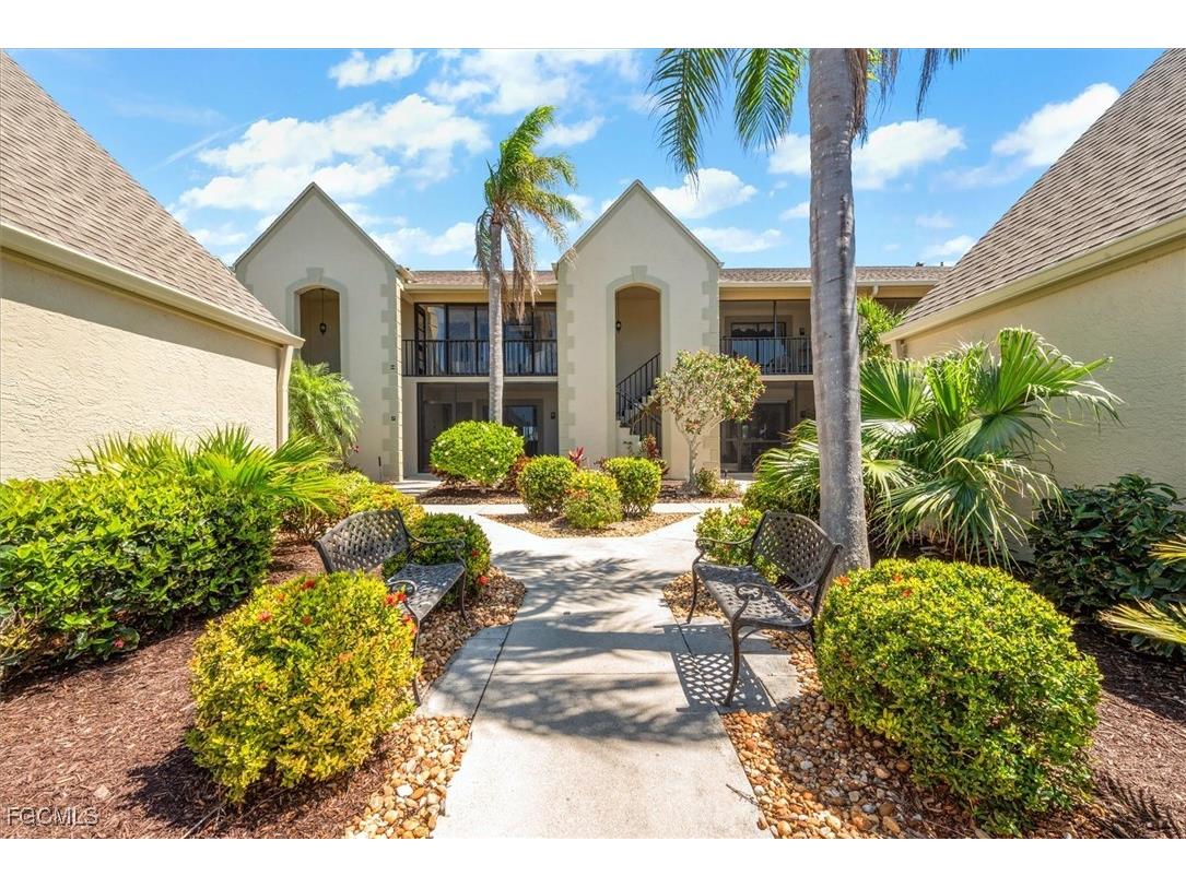 12541 Kelly Sands Way #15 Fort Myers FL 33908 2025016199 image1