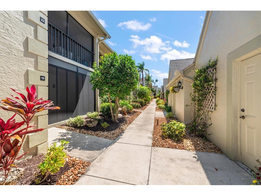 12541 Kelly Sands Way #15 Fort Myers FL 33908 2025016199 image4