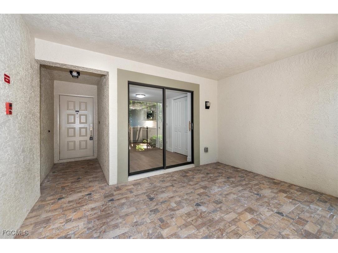 12541 Kelly Sands Way #15 Fort Myers FL 33908 2025016199 image5