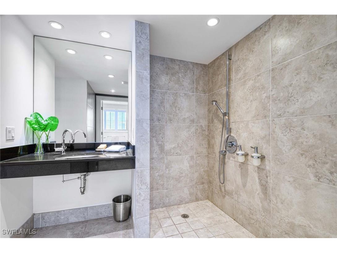 1255 Gulf Shore Boulevard N #6S Naples FL 34102 226000473 image17