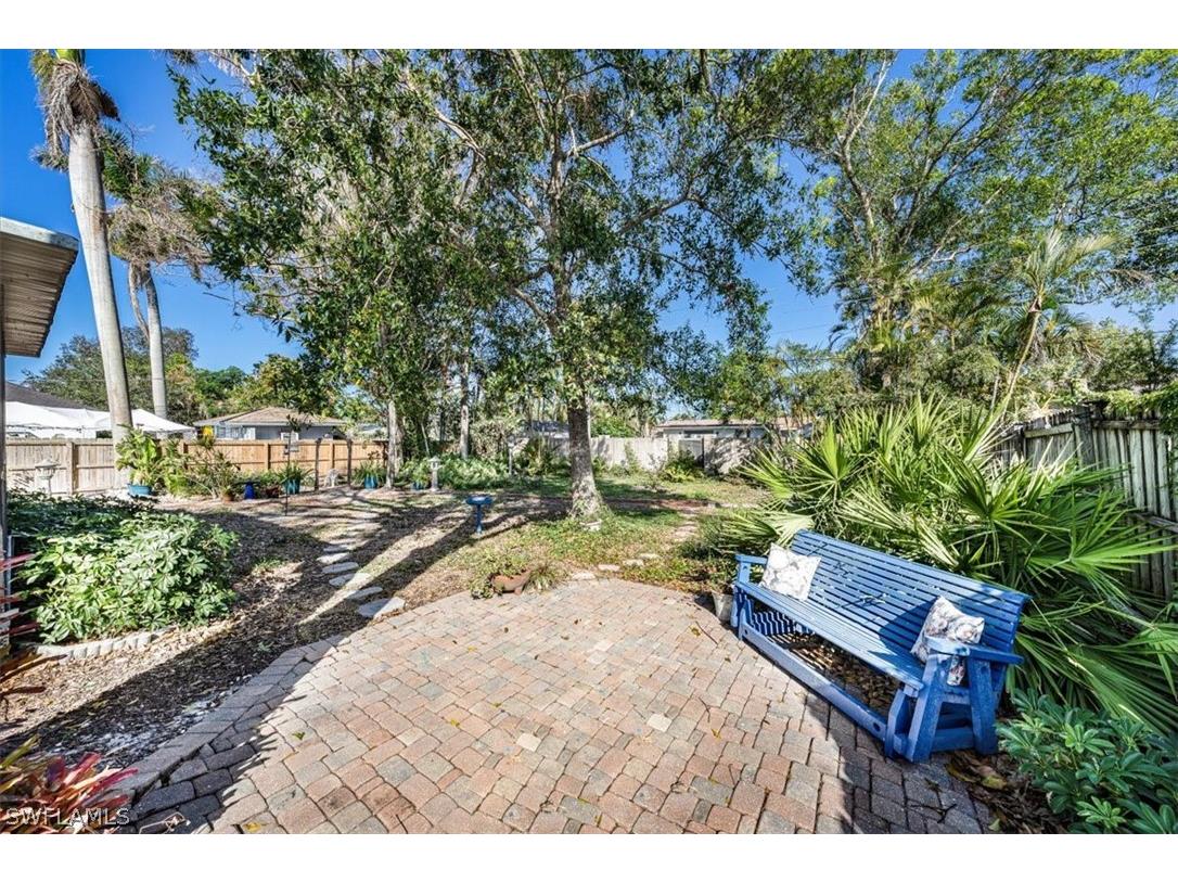 1255 Illinois Drive Naples FL 34103 223009621 image1