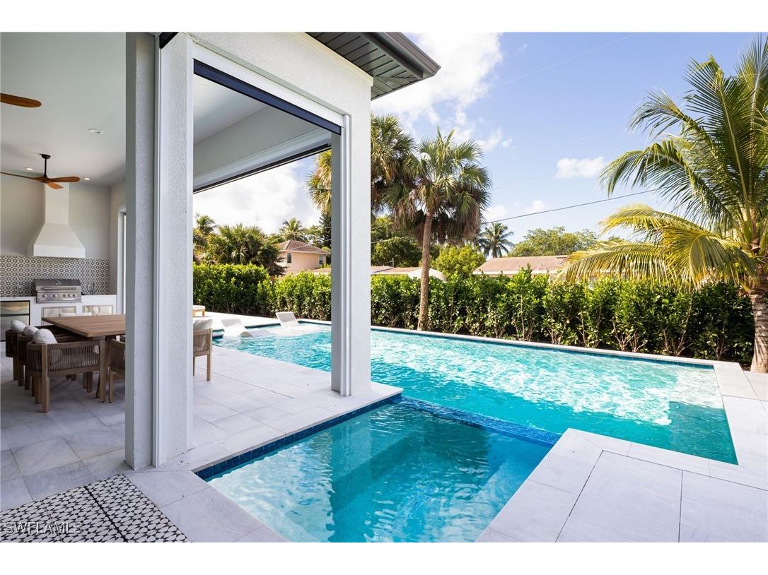 1257 11th Court N Naples FL 34102 225077995 image2