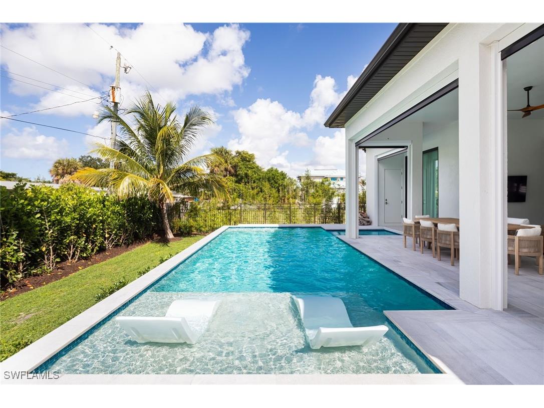 1257 11th Court N Naples FL 34102 225077995 image30