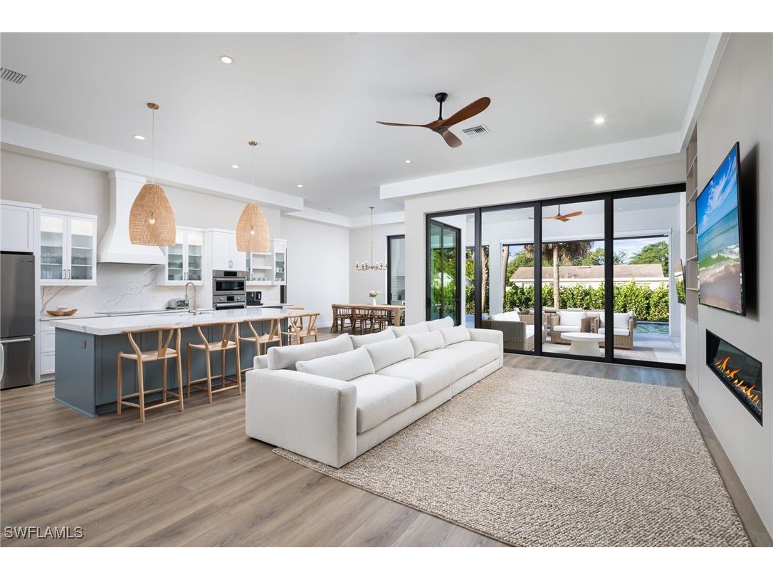 1257 11th Court N Naples FL 34102 225077995 image5