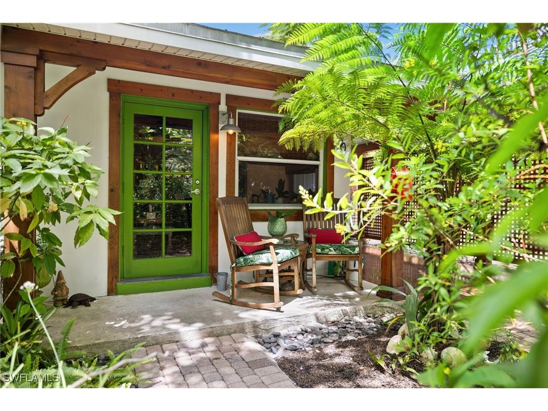 1257 11th Street N Naples FL 34102 224067708 image1