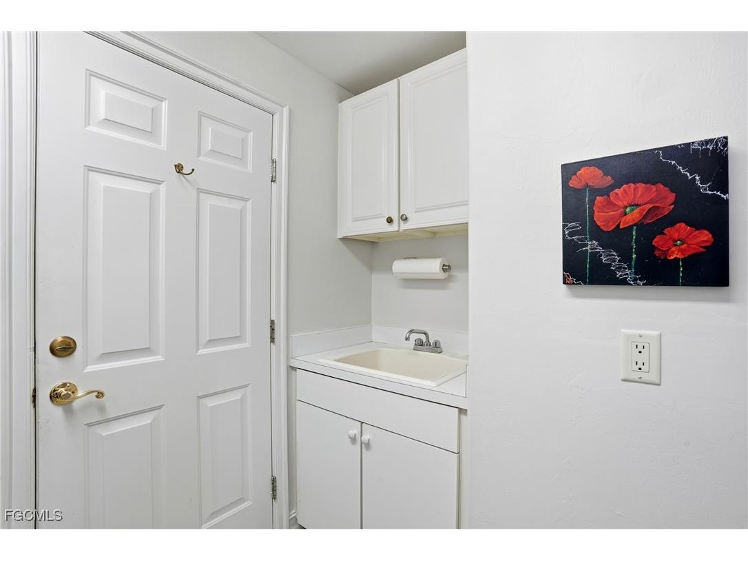 12570 Lake Run Drive Fort Myers FL 33913 2025015839 image32