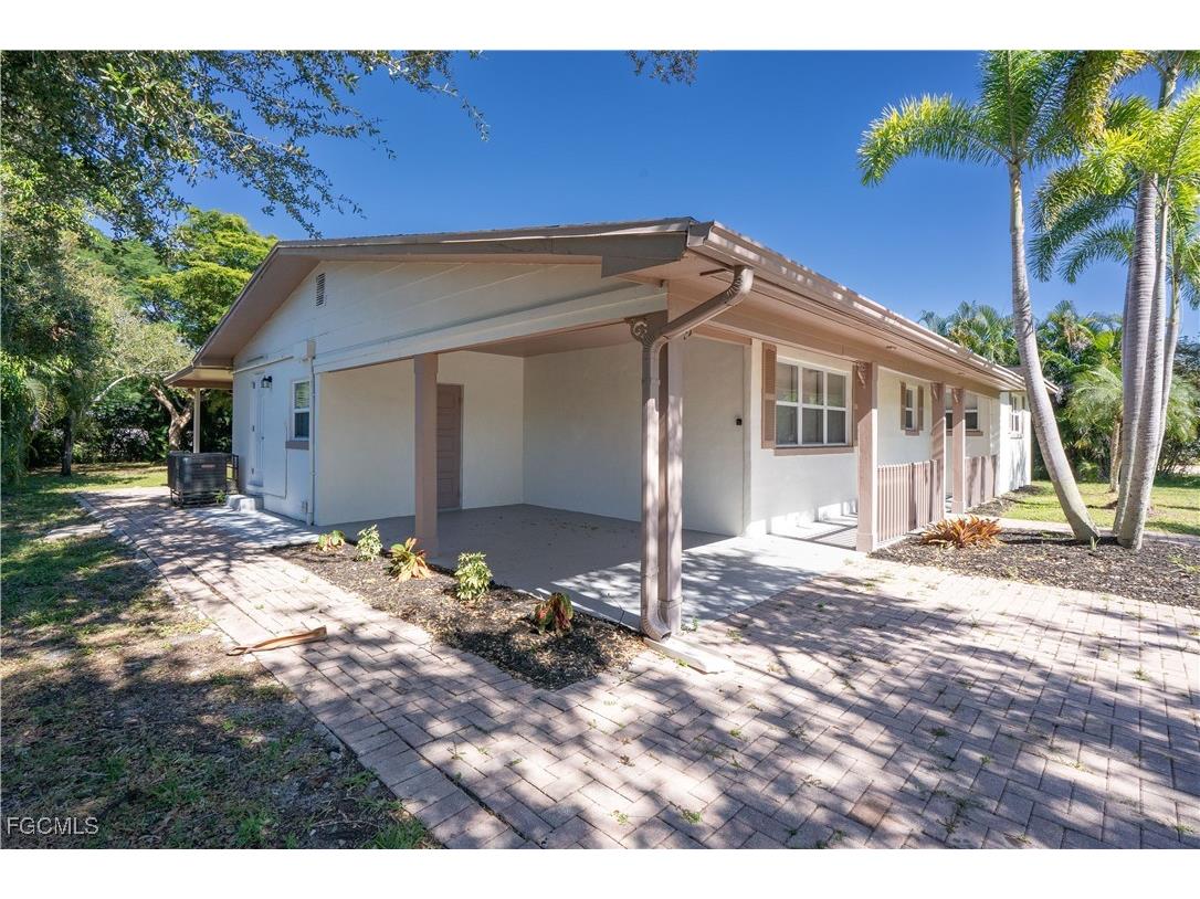 1259 Burtwood Drive Fort Myers FL 33901 2025020176 image3