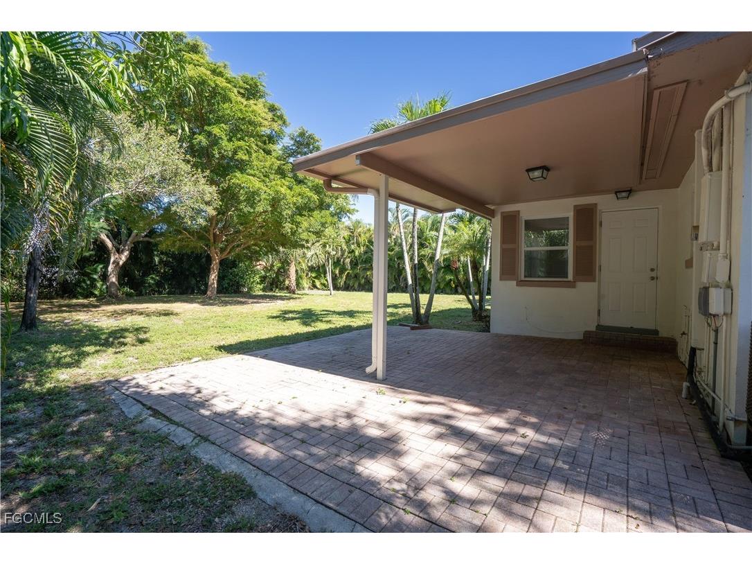 1259 Burtwood Drive Fort Myers FL 33901 2025020176 image5