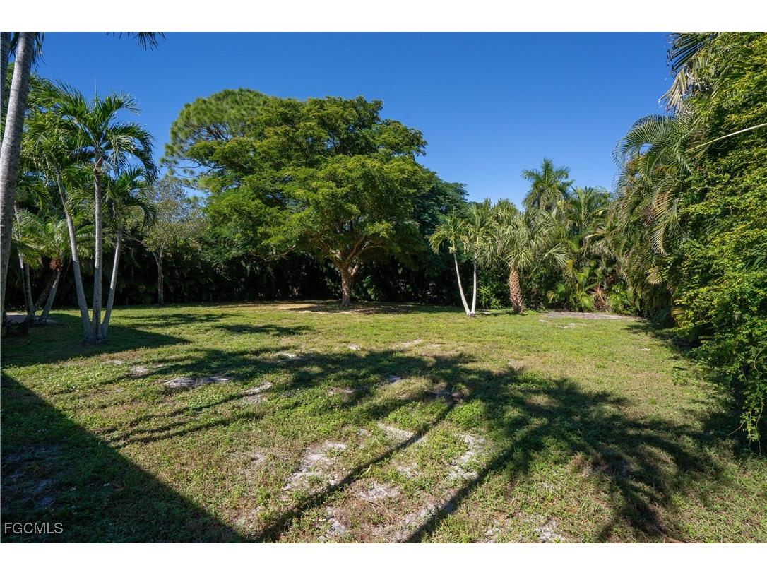 1259 Burtwood Drive Fort Myers FL 33901 2025020176 image6