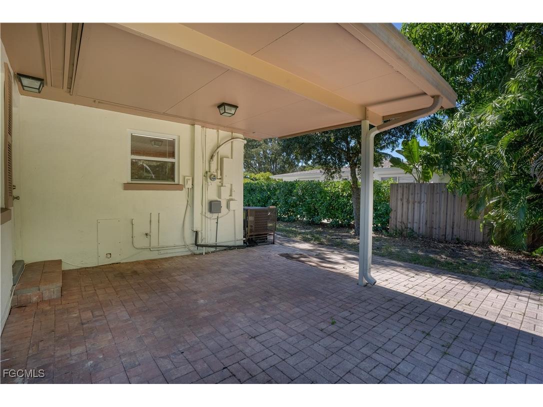 1259 Burtwood Drive Fort Myers FL 33901 2025020176 image7