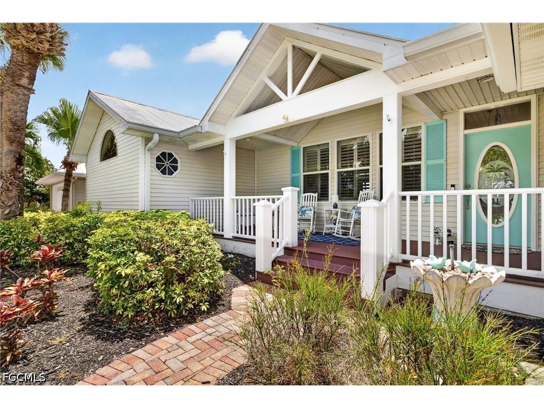 12593 Coconut Creek Court Fort Myers FL 33908 2026023195 image2