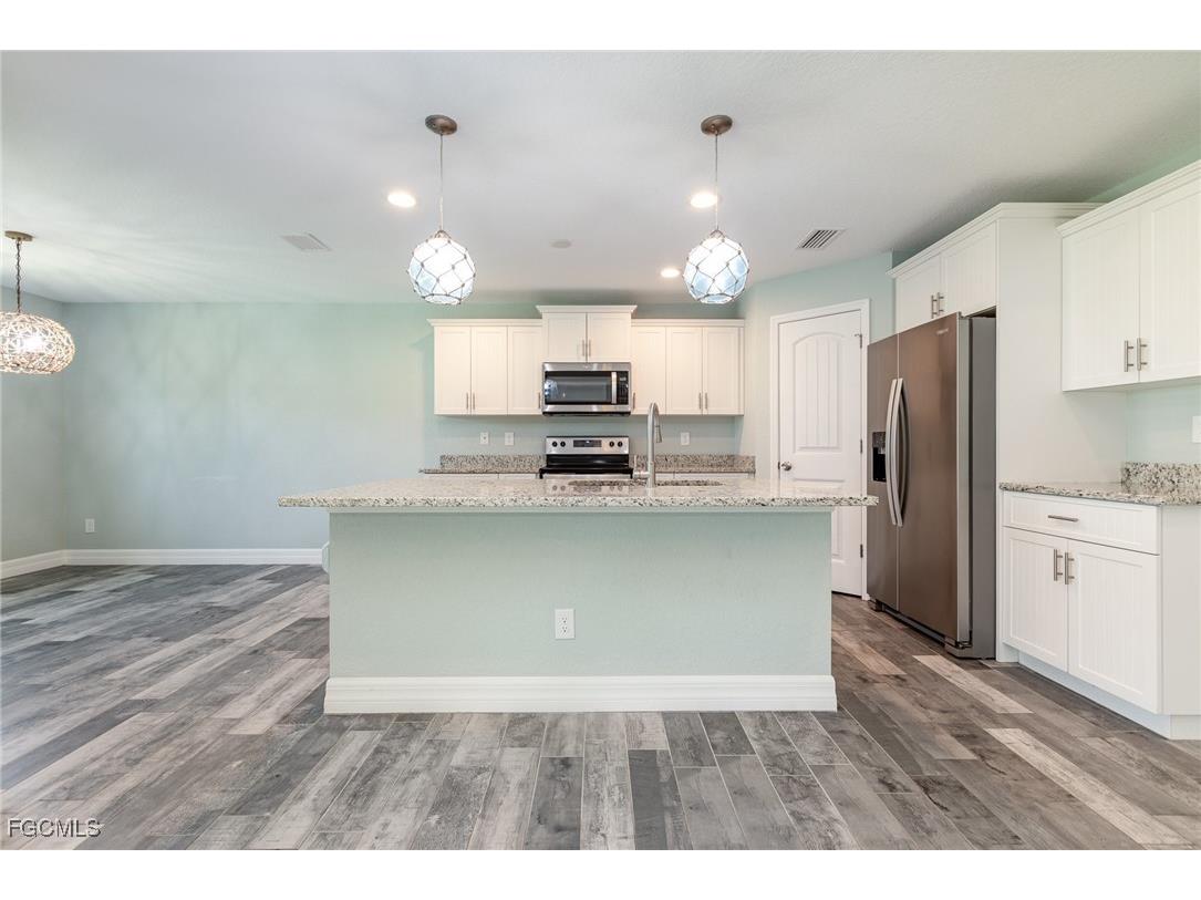 126 Glades Drive Rotonda West FL 33947 2025014172 image10