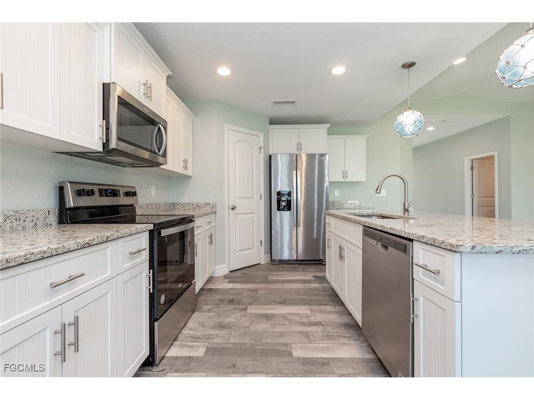 126 Glades Drive Rotonda West FL 33947 2025014172 image12