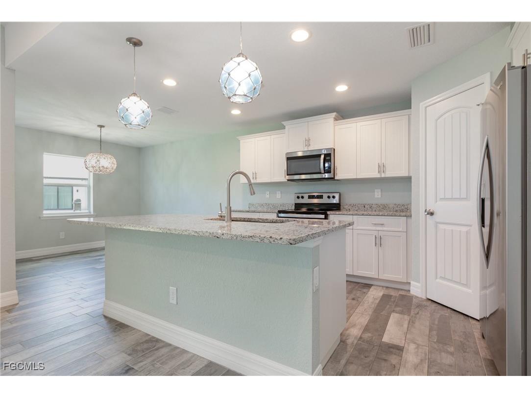 126 Glades Drive Rotonda West FL 33947 2025014172 image13