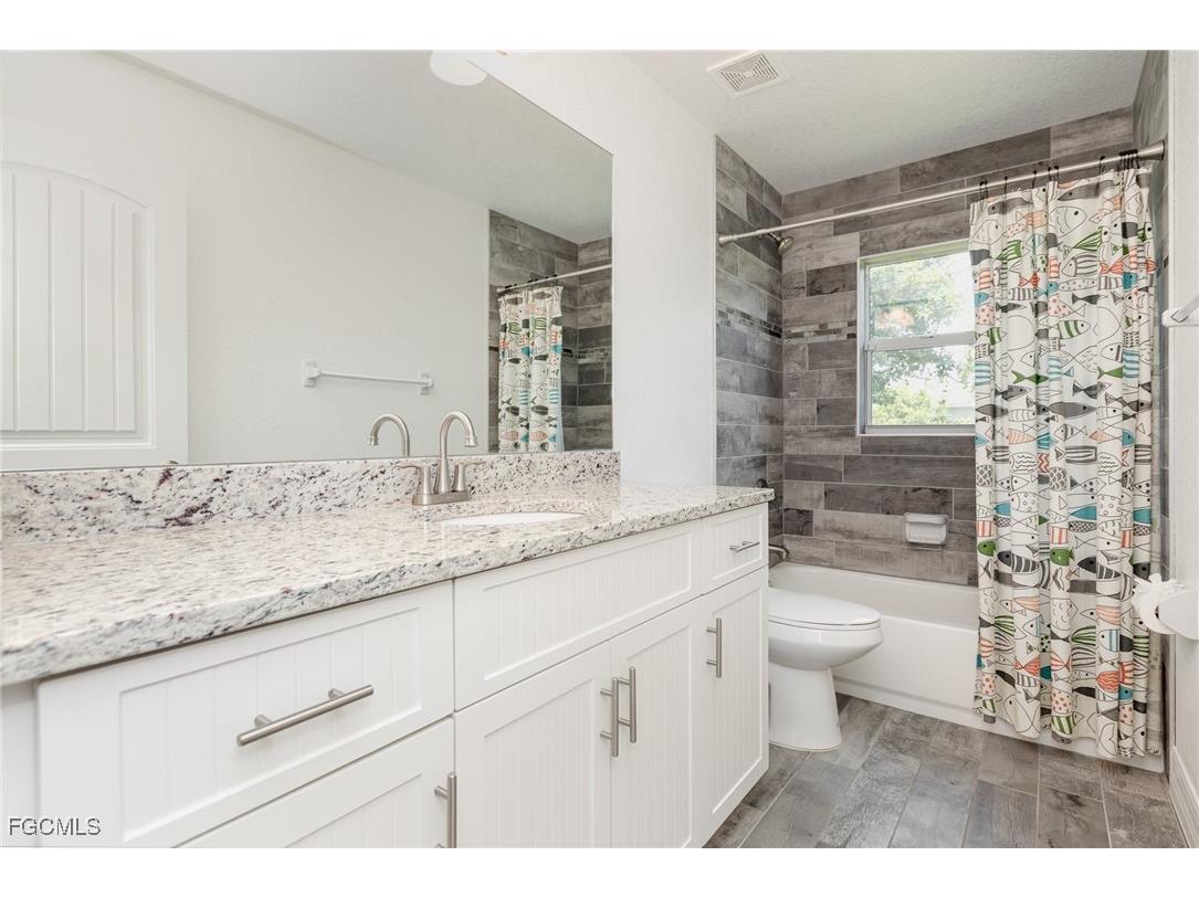 126 Glades Drive Rotonda West FL 33947 2025014172 image19