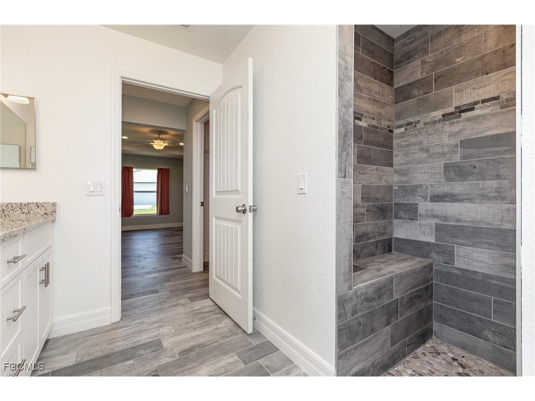 126 Glades Drive Rotonda West FL 33947 2025014172 image25