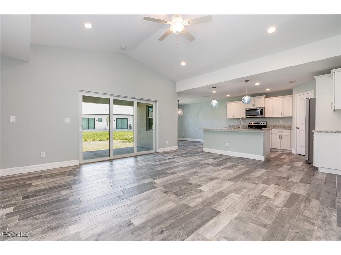 126 Glades Drive Rotonda West FL 33947 2025014172 image8