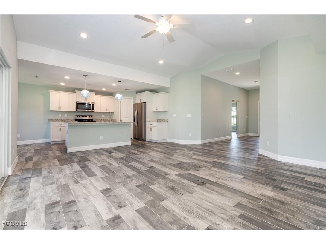 126 Glades Drive Rotonda West FL 33947 2025014172 image9