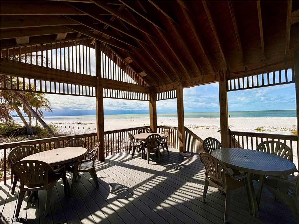 126 Mandalay Road Fort Myers Beach FL 33931 2026012609 image5