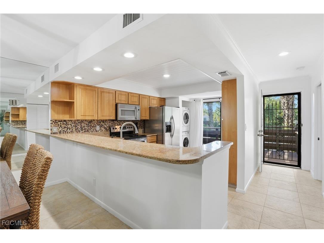 126 Pinebrook Drive Fort Myers FL 33907 2025018551 image7