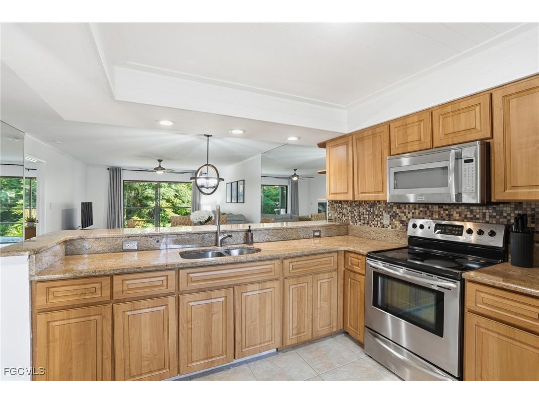 126 Pinebrook Drive Fort Myers FL 33907 2025018551 image8