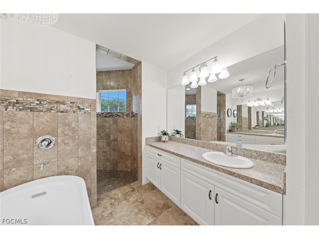 126 SE 15th Place Cape Coral FL 33990 2026010205 image20