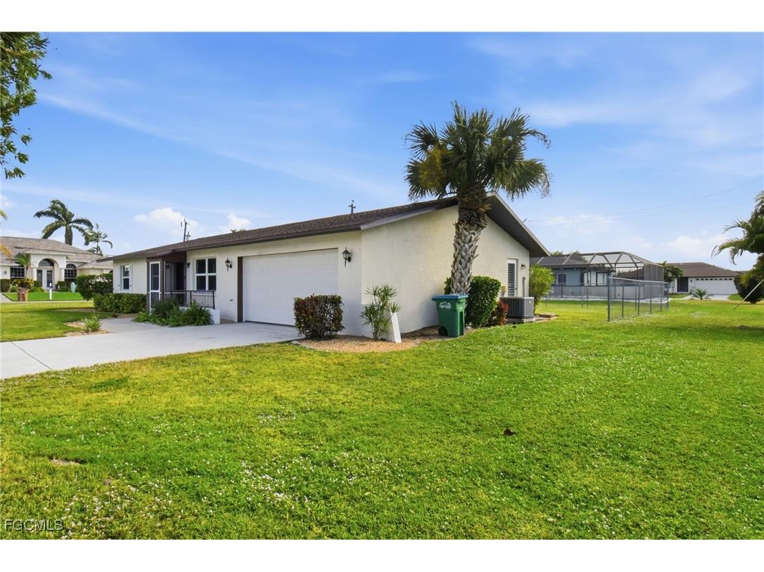 126 SE 40th Terrace Cape Coral FL 33904 2025023043 image4