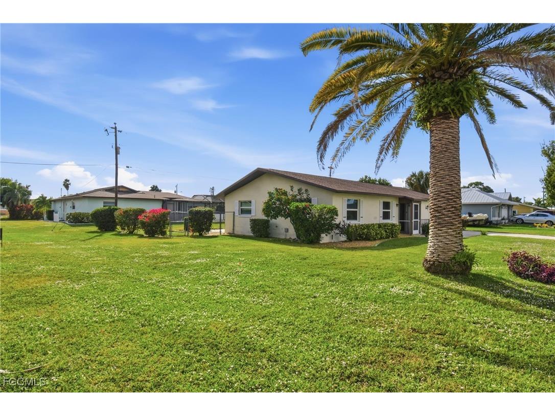 126 SE 40th Terrace Cape Coral FL 33904 2025023043 image5