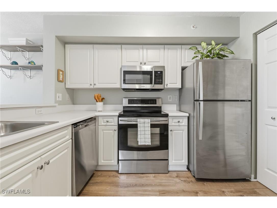 1260 Wildwood Lakes Boulevard #108 Naples FL 34104 226001551 image16