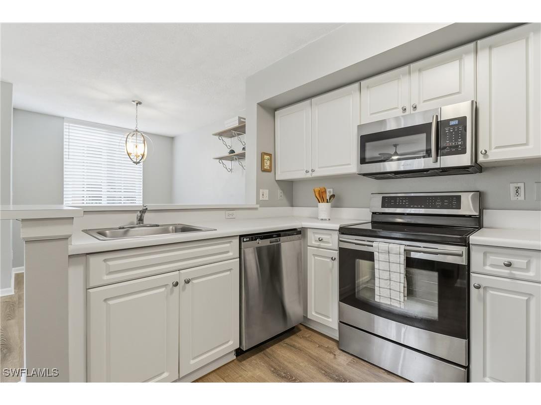 1260 Wildwood Lakes Boulevard #108 Naples FL 34104 226001551 image17