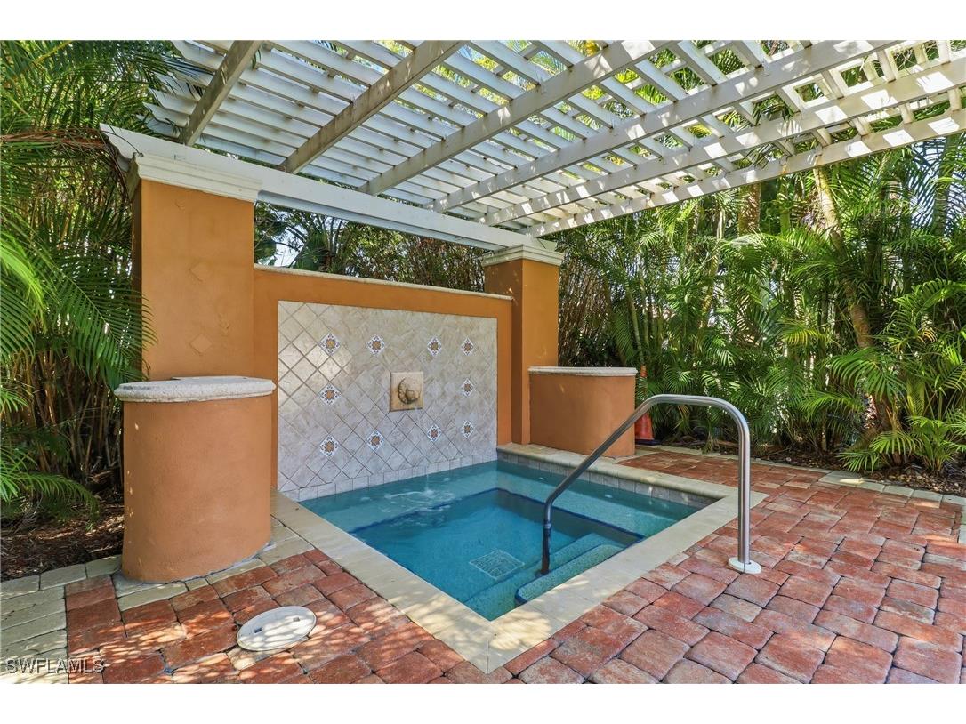 1260 Wildwood Lakes Boulevard #108 Naples FL 34104 226001551 image35