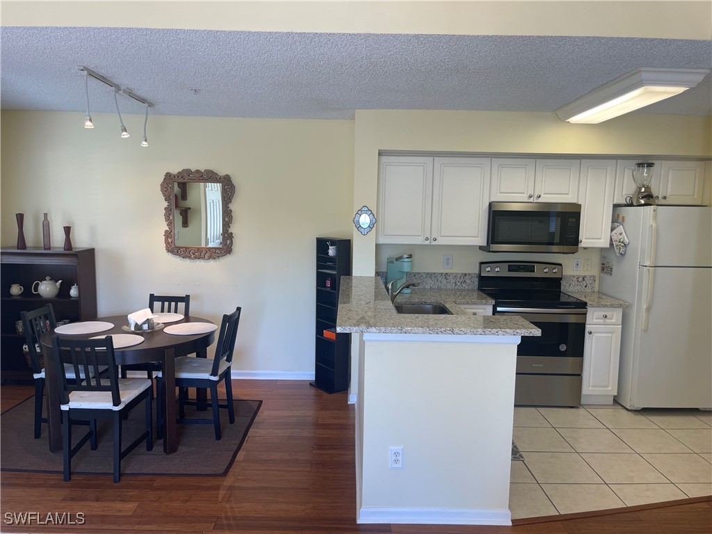 1260 Wildwood Lakes Boulevard #201 Naples FL 34104 226003760 image4