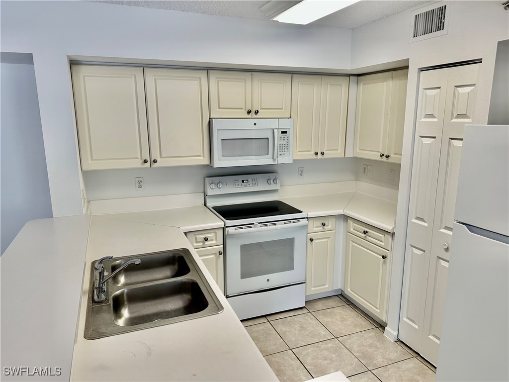 1260 Wildwood Lakes Boulevard #204 Naples FL 34104 225058310 image4