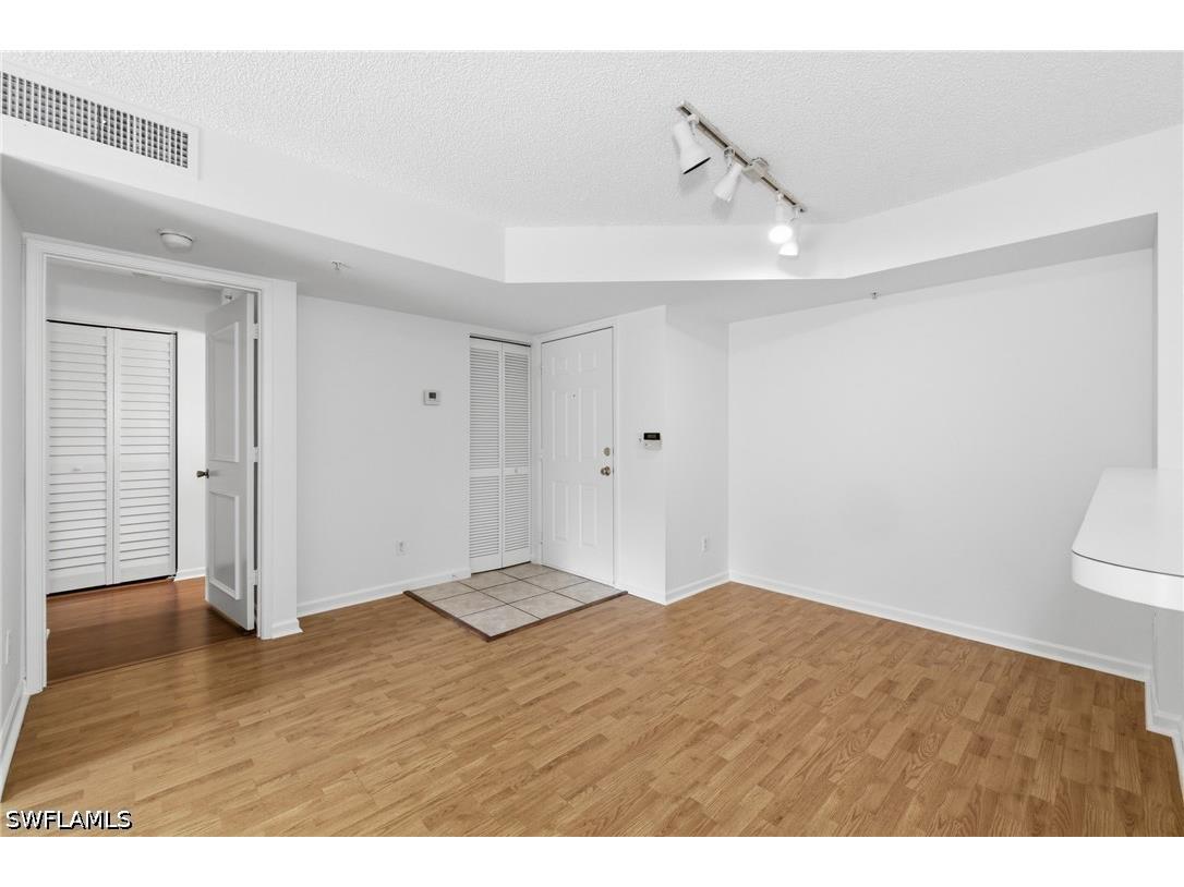 1260 Wildwood Lakes Boulevard #204 Naples FL 34104 226018573 image10