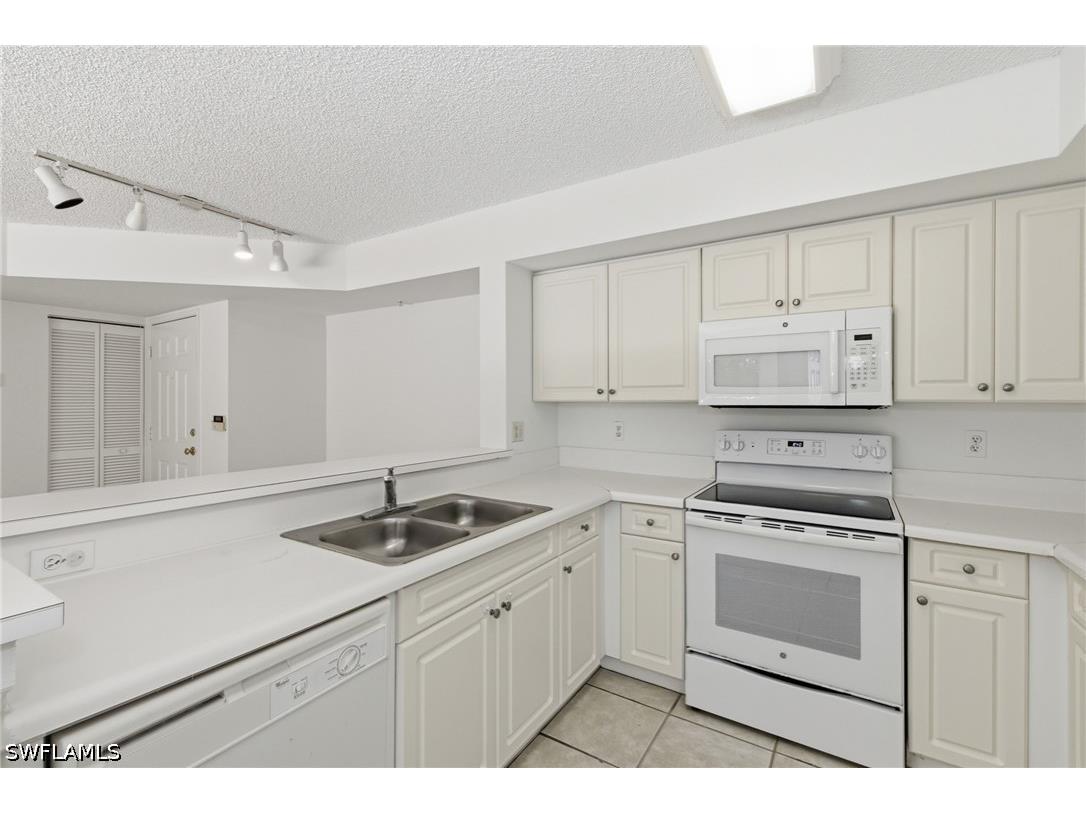 1260 Wildwood Lakes Boulevard #204 Naples FL 34104 226018573 image12
