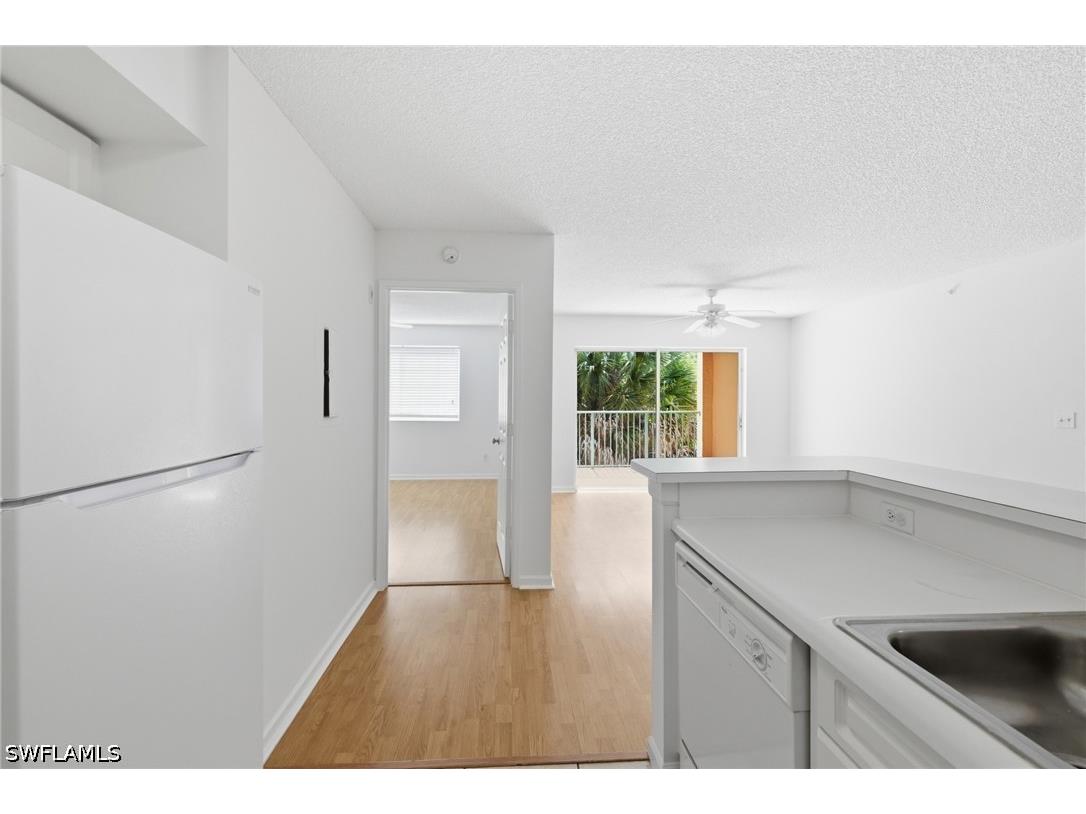 1260 Wildwood Lakes Boulevard #204 Naples FL 34104 226018573 image16