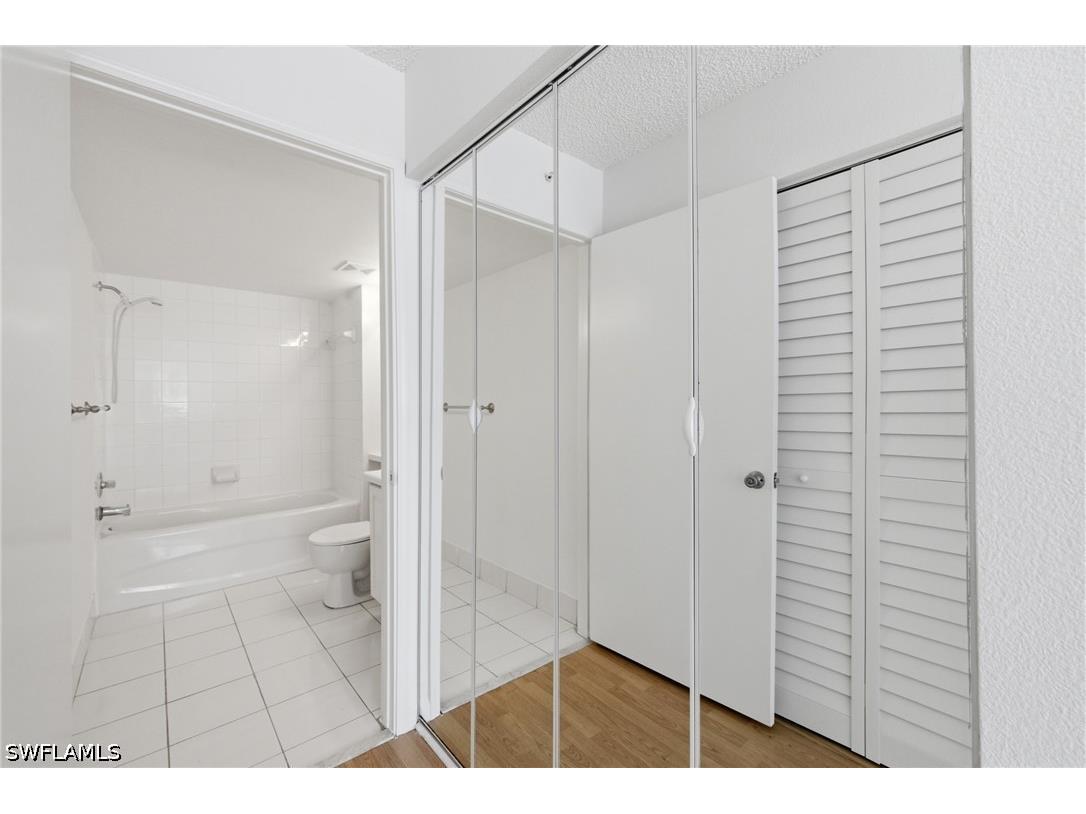 1260 Wildwood Lakes Boulevard #204 Naples FL 34104 226018573 image19
