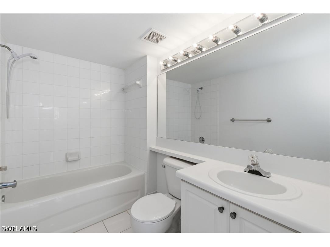 1260 Wildwood Lakes Boulevard #204 Naples FL 34104 226018573 image20