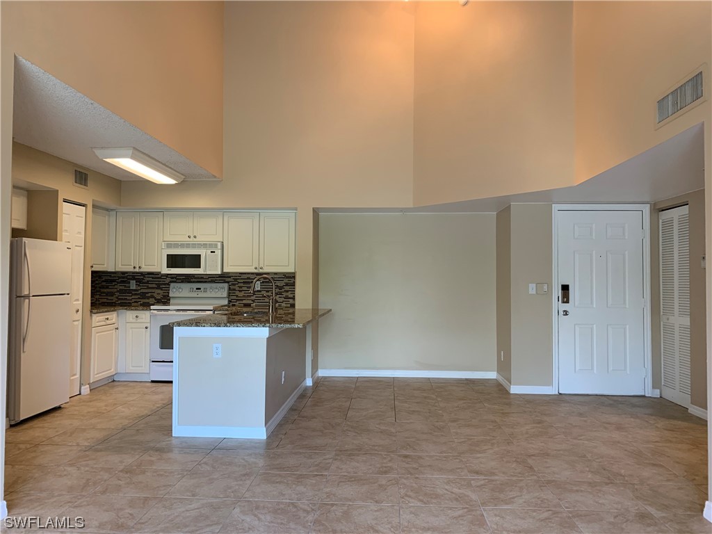 1260 Wildwood Lakes Boulevard #306 Naples FL 34104 223037062 image1