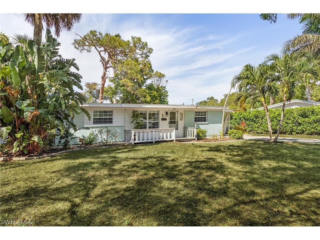 1261 12th Avenue N Naples FL 34102 223023501 image1
