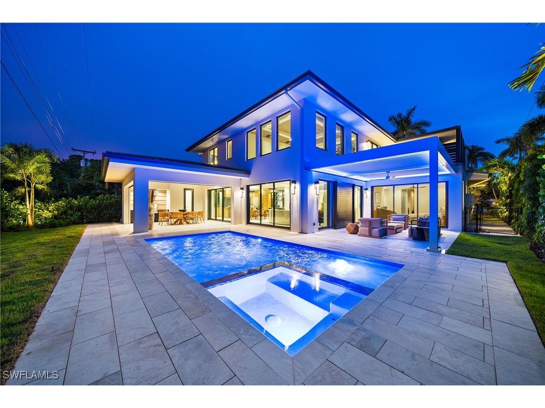 1261 13th Avenue N Naples FL 34102 225063288 image2