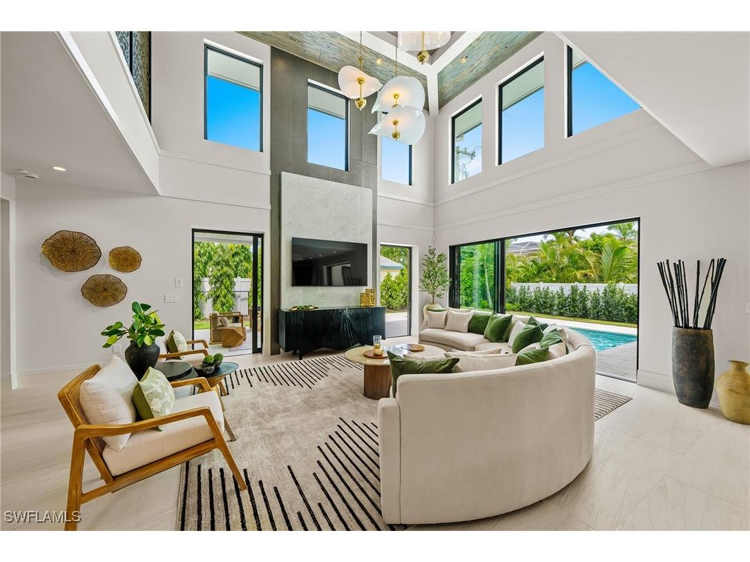 1261 13th Avenue N Naples FL 34102 225063288 image3