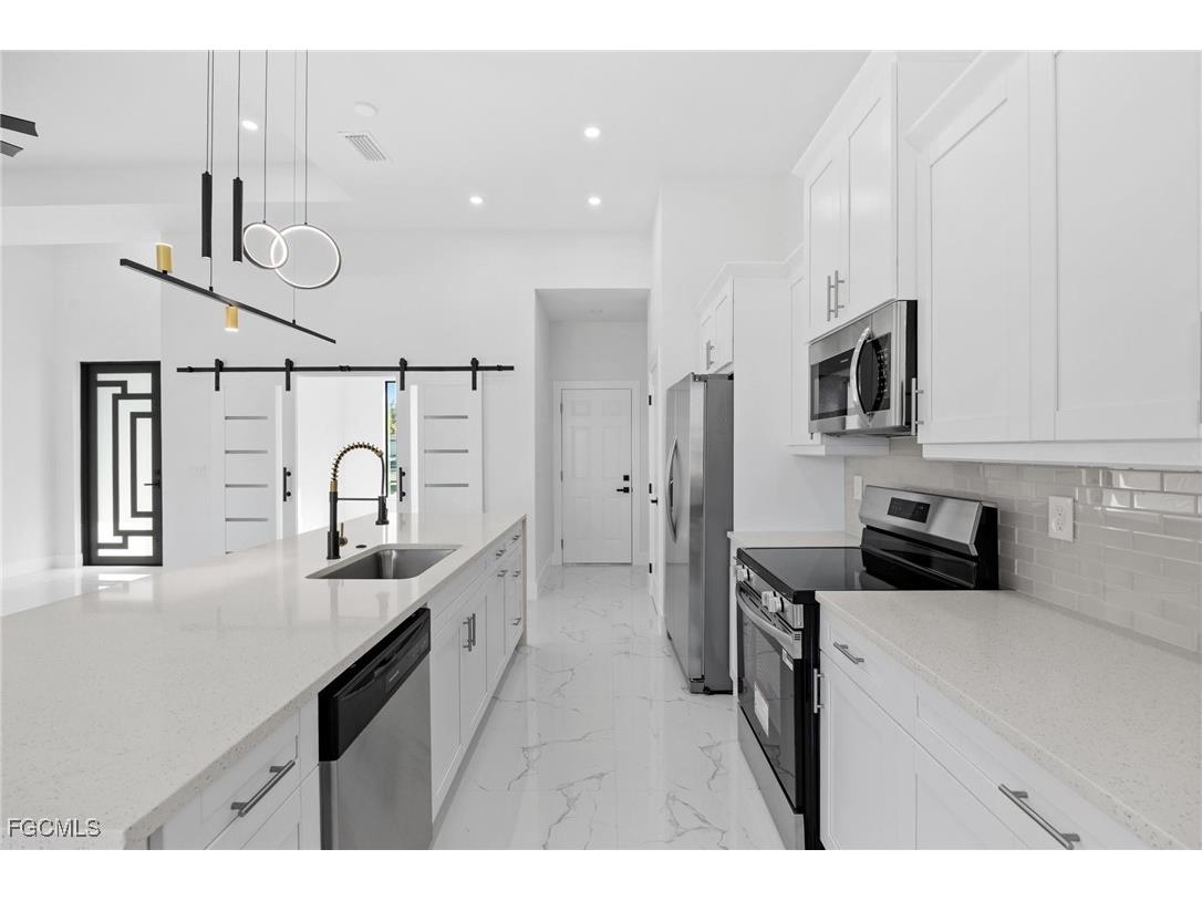 1261 NE 40th Street Cape Coral FL 33909 2025020776 image10