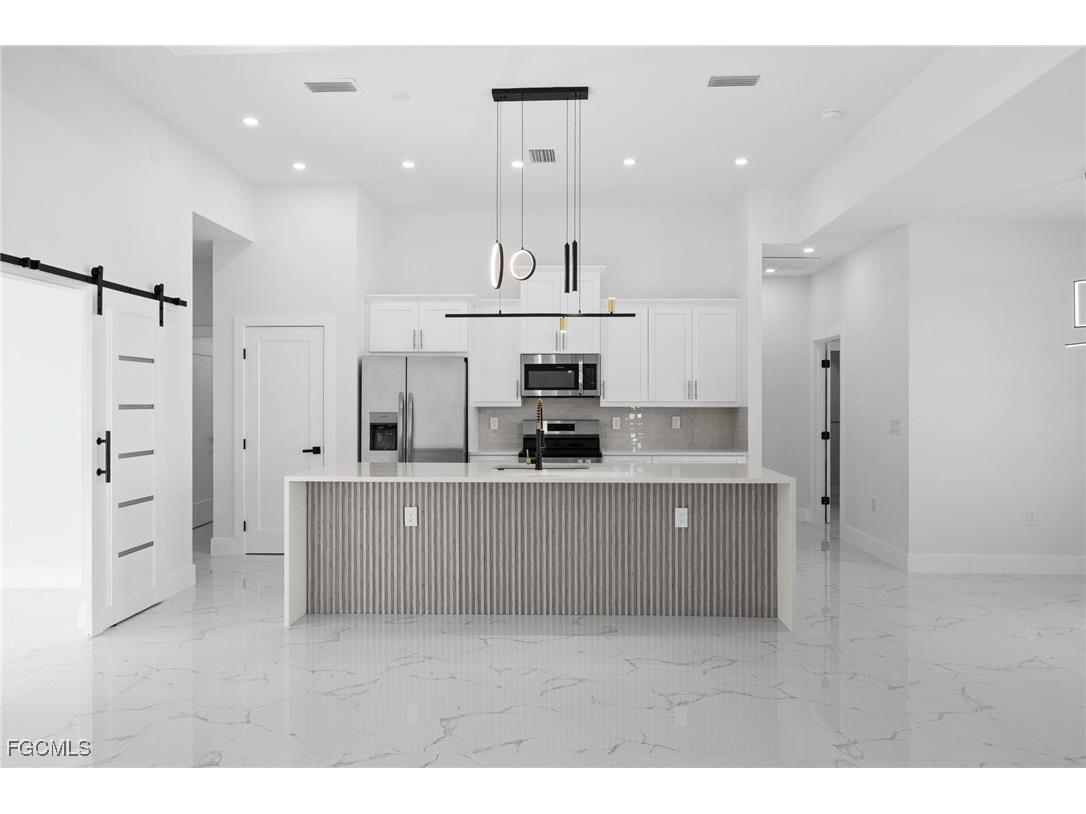 1261 NE 40th Street Cape Coral FL 33909 2025020776 image7