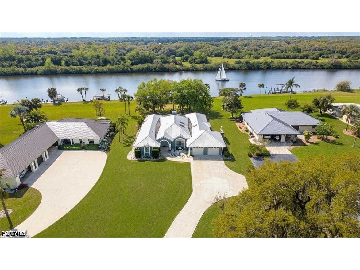 1261 Riverbend Drive Labelle FL 33935 2026020775 image1