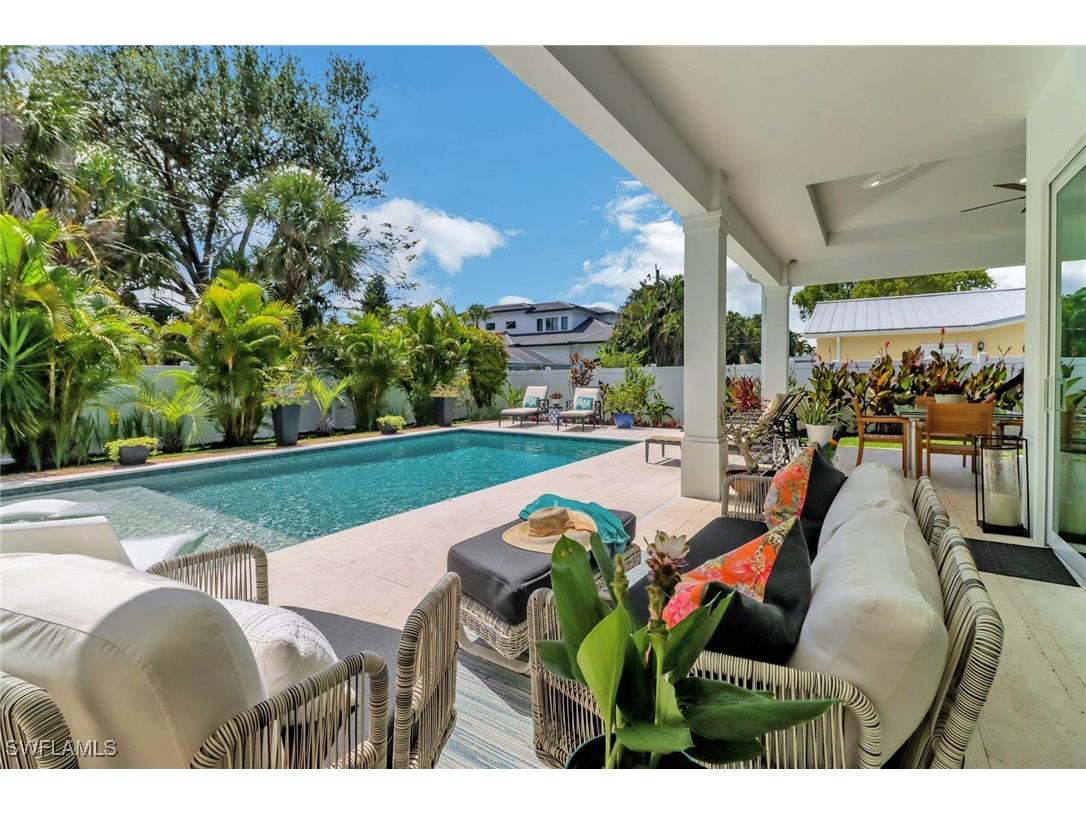 1262 10th Street N Naples FL 34102 225051513 image1