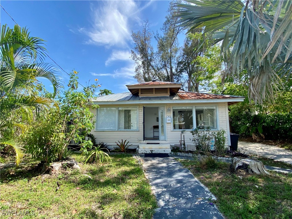 1262 5th Avenue N Naples FL 34102 225072396 image1