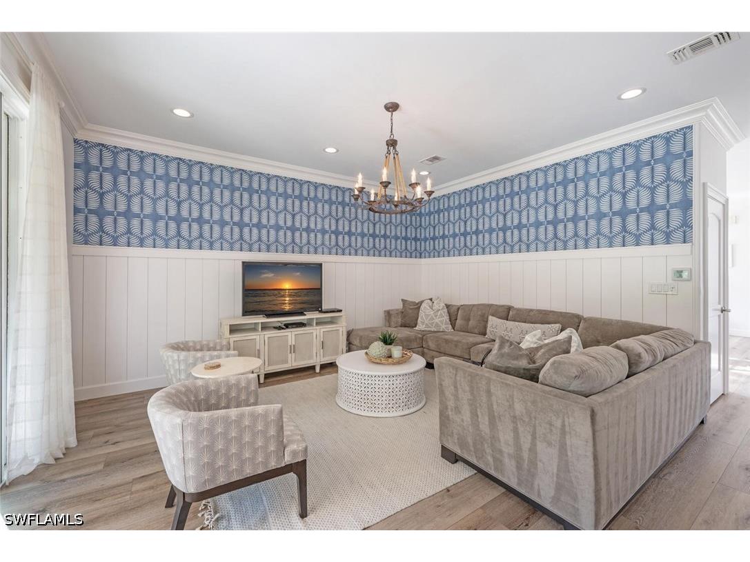 1262 Barrigona Court Naples FL 34119 226023045 image4