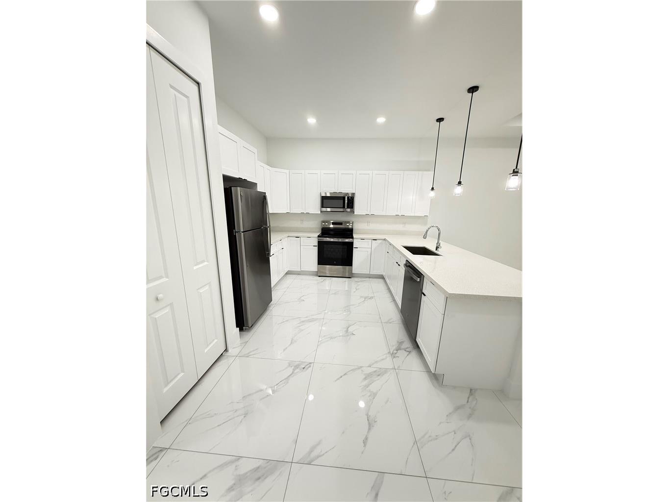 1262 Best Avenue Fort Myers FL 33913 2026014423 image4